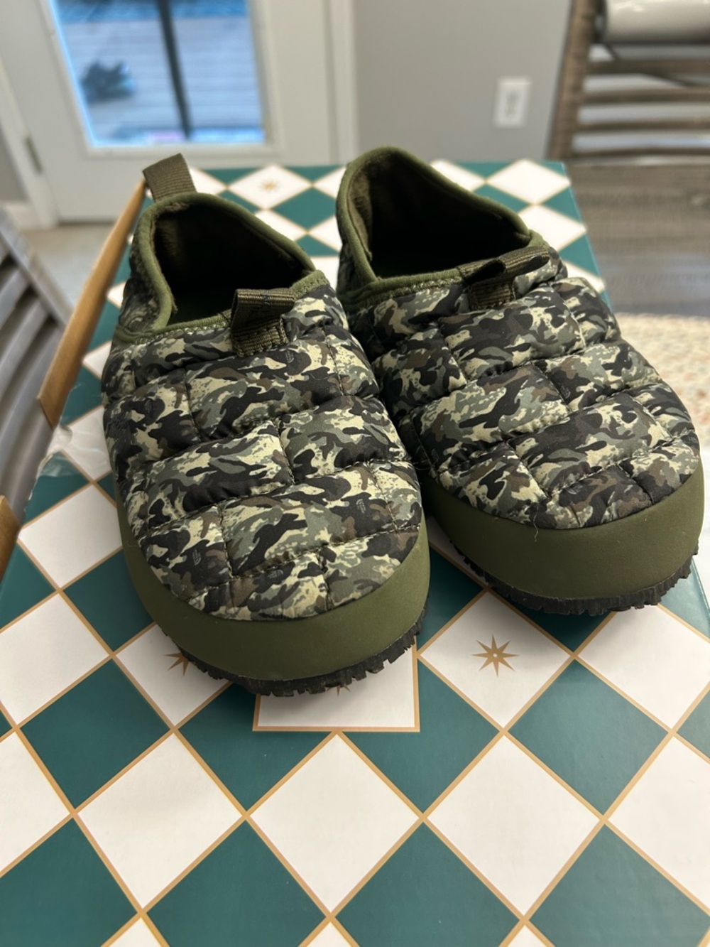 The North Face Kids Camo Quilted Slip-On Slippers in Olive Green